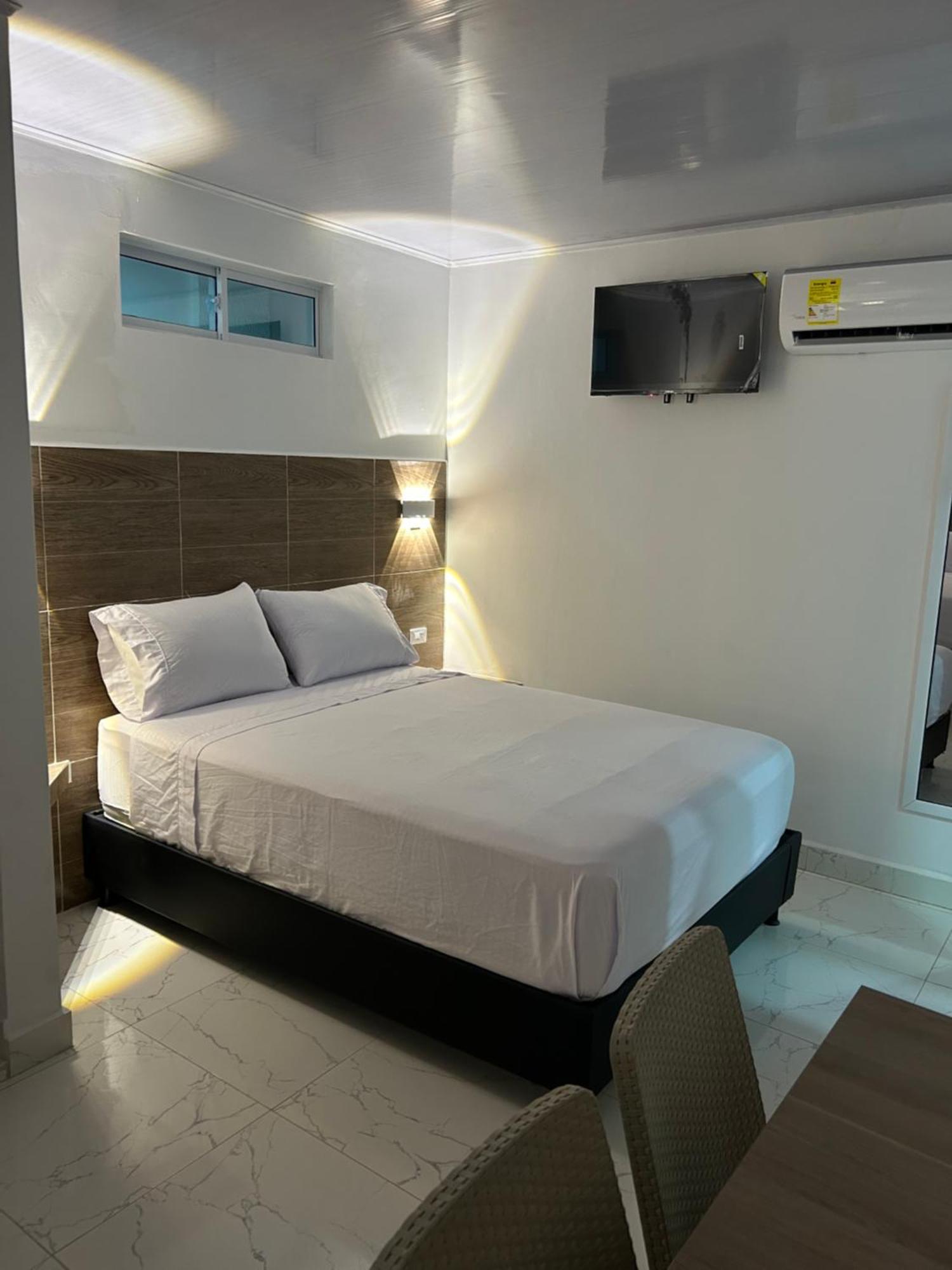 Hotel Brisas Del Mar ซันตามาร์ตา ภายนอก รูปภาพ